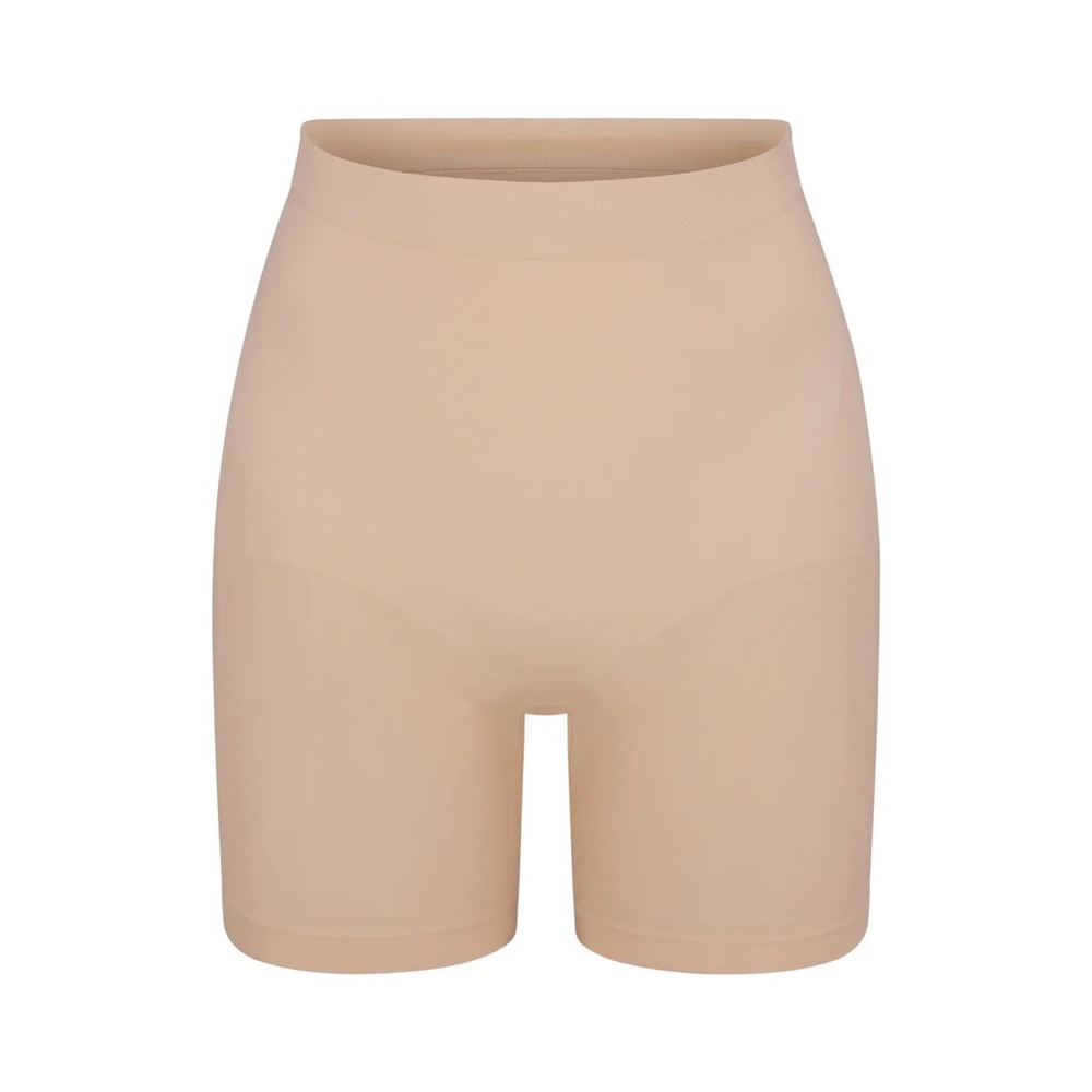 SKIMS SEAMLESS SCULPT MID THIGH SHORT